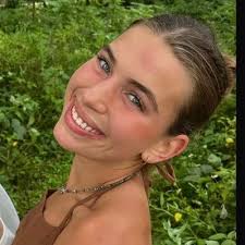 Ella Page (@ellapageeee)