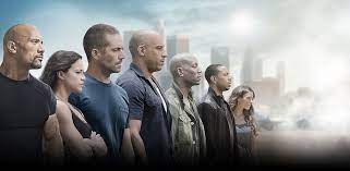 Trafiały się zarówno lepsze jak i gorsze odsłony, jednak za każdym razem adrenalina i hektolitry benzyny wręcz wyciekały z ekranu. Szybcy I Wsciekli 7 Recenzja Filmu Filmbuk