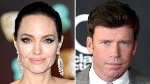 This duo rounds out the trifecta of pairings in those who wish me dead as they bring a great deal of tenderness and passion to the narrative. Those Who Wish Me Dead Angelina Jolie Nel Cast Del Film