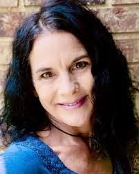 Anne Wingate's Instagram, Twitter & Facebook