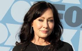 Shannen doherty on recovering from breast cancer, 'beverly hills 90210' reboot & more | peopletv. Beverly Hills 90210 Warum Shannen Doherty Endlich Dabei Ist