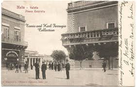 Piazza Tesoreria Pjazza Regina Misrah Ir Repubblika Malta Valletta Valletta Vintage Train