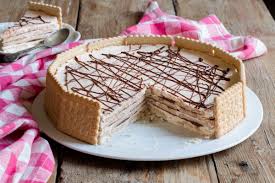 Dì crema al mascarpone e qualsiasi buon lomabardo ti risponderà panettone o pandoro, pronuncia la parola magica crema al mascarpone e siamo certi che questa crema al mascarpone vi piacerà, anche perché è semplicissima da fare e non richiede grosse abilità, ma soprattutto perché. Torta Di Biscotti Con Mascarpone E Nutella Dolce Veloce Senza Cottura