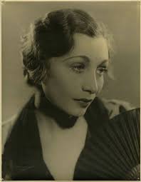 Aline MacMahon. Elmer Dyer photo, and wonderful actress in so many films.  The Mouthpiece with Warren William. As the "Countess" in One Way Passage  with Kay Francis and William Powell. She was