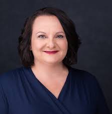 Her old boss finds out after she's gotten a family. Maria Flynn Jff