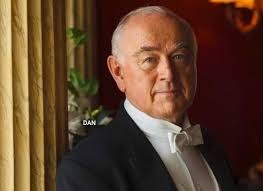 Peter Egan has turned 79.🎂 Happy birthday, Shrimpie!🎊