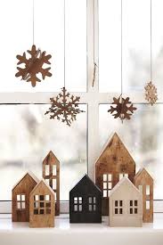 14 Scandi Decor Ideas For A Very Merry Minimalist Holiday Scandinavian Christmas Decorations Modern Christmas Minimalist Christmas