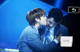 Para fans lai guanlin dan park jihoon menggelar acara gathering cafe event pertama di indonesia. Park Jihoon Enthusiast Park Jihoon Kissed Lai Guanlin This Is Gonna Be A