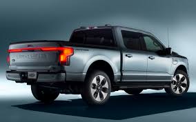 According to ford, that's more than enough to fully power a house at any one time, and considering the size of the battery, it could. 2022 Ford F 150 Lightning Platinum Supercrew Hintergrundbilder Und Wallpaper In Hd Car Pixel
