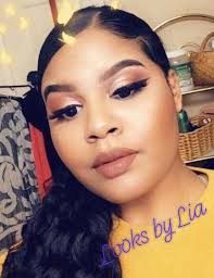 Looks By Lia 的个人主页