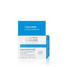 V menolong mengatasi pori terbuka, bintik hitam, bintik putih, dan kulit cela. Aquanature Rehydrating Night Cream Annemarie Borlind