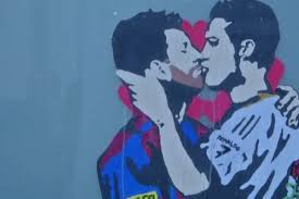 Maybe you would like to learn more about one of these? Video Wat Doen Messi En Ronaldo Al Kussend In Barcelona Gazet Van Antwerpen Mobile