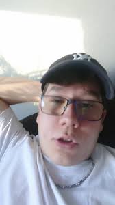 Vidéos de Ben bueno (@ben.bueno.bln) avec Du Kennst Mo