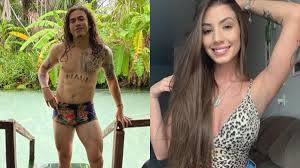 Whindersson nunes foi flagrado ao lado da catarinense maria lina deggan em uma > whindersson nunes é fotografado na casa da nova namorada, em blumenau. Assumidissimos Whindersson Nunes Posta Primeiras Fotos Com A Namorada