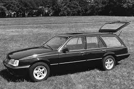 Opel had a long history of making executive cars for the european market. Der Einmalige Artz Opel Senator A Kombi Wer Weiss Mehr Dazu Oldtimer Blogartikel Vom 27 04 2018 Zwischengas