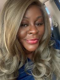 Are there people in Casa Grande who like to workout and go to the movies?