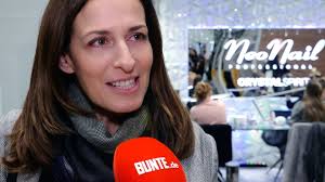 Auch katrin (ulrike frank) unterstützt ihren freund bei dem alles entscheidenden gespräch. Gzsz Star Ulrike Frank Es Wird Noch Schlimmer So Geht Es Mit Katrin Flemming Weiter Bunte De