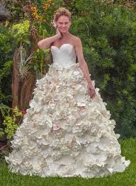 Wedding Dresses Made Completely Out Of Toilet Paper Toilet Paper Wedding Dress Wedding Dresses Paper Dress