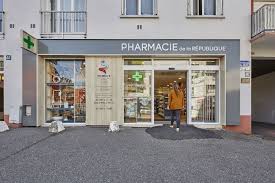 Facade De La Pharmacie De La Republique A Meyzieu En 2020 Pharmacie Agencement Pharmacie Et Republique