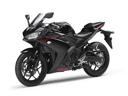 Bu supersport motosikletler, saf bir sürüş heyecanı yaşayabilmeniz için ödün verilmeden yapılmıştır. Production Yamaha R25 Finally Unveiled Visordown