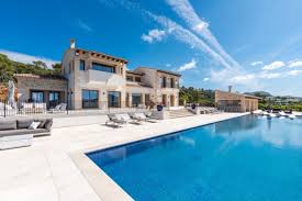 Immobilien mallorca kaufen und verkaufen der immobilienmarkt auf mallorca befindet sich seit jahren auf einem hohen niveau. Villa Mallorca Kaufen Villen Von Porta Mallorquina