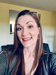 Sandy Valentine's Instagram, Twitter & Facebook