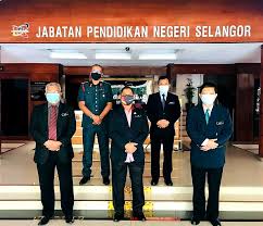 Jabatan mufti negeri selangor mengambil inisiatif dan tanggungjawab penuh untuk mempelbagaikan pendekatan komunikasi serta cara penyampaian maklumat yang lebih tepat, telus dan cepat jabatan untuk disalurkan kepada umum khasnya. Sprm
