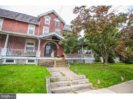 92 W Clymer Ave Sellersville Pa 18960 Sellersville Home For Sale With The Peter Hewitt Team Call Text Us At Colonial House Selling Real Estate Fresh Paint