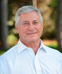 Carole Martins's Instagram, Twitter & Facebook