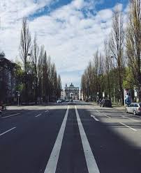 Gefallt 1 115 Mal 17 Kommentare Munich Lifestyle Munichlifestyle Auf Instagram Leopoldstrasse Leopoldstrasse Munchen Munich Instagram Country Roads