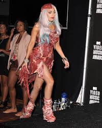 Lady gaga's meat dress required 50 pounds of meat to make it, but it ended up weighing closer to 40 pounds since all the meat wasn't used. You Can Now Literally Eat Lady Gaga S Meat Dress In Case That S Something You Wanted Hellogiggles