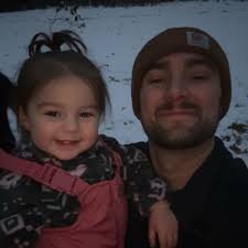 Who can build a custom bow similar to the one posted?