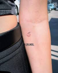 I have been tattooing for 3 years, and i'm excited to be the founder of peach tattoo. Hailey Bieber Got A New Matching Peach Tattoo With Husband Justin