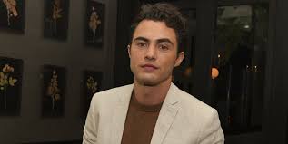He is famed for appearing in never have i ever (2020), american pie presents: Yyqzufl5x9pddm