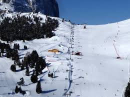 Val gardena has 75 lifts within its terrain that is suitable for beginner and intermediate levels, including terrain park enthusiasts. Snowpark Groden Val Gardena Funpark Groden Val Gardena