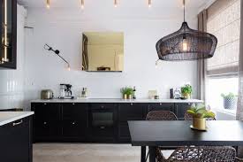 Du Laiton Dans La Cuisine Bling Ou Mat Turbulences Deco Placard Design Cuisine Salle A Manger Decoration Maison