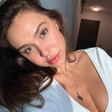 Janice Castillo's Instagram, Twitter & Facebook