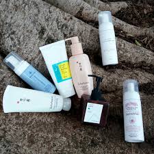 I tried the heimish all clean balm but that gave me the occasional spot and i just tested the dhc cleansing oil for a right, i know, and i've researched bajillions of different skincare products and cosdna is my most frequently visited bookmark. A Good Low Ph Cleanser Isn T Hard To Find Anymore Fifty Shades Of Snail