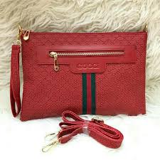 Anda bisa memilih tas sesuai dengan kebutuhan mulai dari desain hingga harganya yang memas pas di kantong. Tas Selempang Gucci Terbaru Trend Tas Model 2019