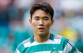 Celtic legend Bertie Auld's family visit shrine created by fans outside  Parkhead