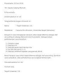 Kebetulan sekali ini admin akan membagikan contoh lamaran kerja dalam bahasa inggris. Contoh Surat Lamaran Kerja Bahasa Inggris Singkat Dan Artinya