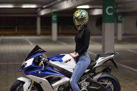 画像に含まれている可能性があるもの 1人以上 座ってる 複数の人 バイク 屋外 biker bike life bike