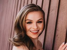 Dana Wirth's Instagram, Twitter & Facebook