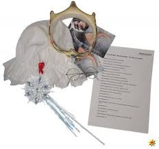 Ein vorgetragenes gedicht ist auf jeder hochzeitsfeier eine willkommene bereicherung des festes. Hochzeitssketche Die Top 13 Der Witzigsten Ideen Fur Showeinlagen Zur Hochzeit