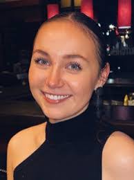 Amanda Spitzer's Instagram, Twitter & Facebook