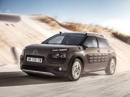 The citroën c4 cactus hatch adopts the classic cues of the segment in terms of technology and performance while continuing to stand apart with its unique personality and levels of comfort. Citroen C4 Cactus Rip Curl 2017 Picture 4 Of 26
