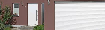 Rolltore sind bis zu 30% günstiger im preis und platzsparender im vergleich zu einem einfachen schwingtor. Rolltore
