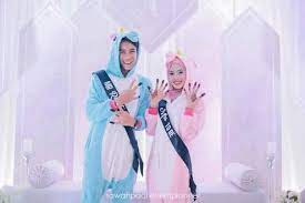 So this time i just made a random videos taken by my friends during my big day! 35 Ide Malam Berinai Tema Baju Tidur Lamaz Morradean
