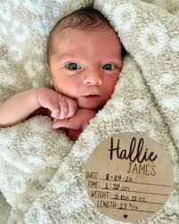 Gabby Cali's Instagram, Twitter & Facebook