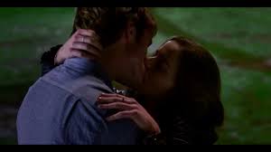 The kissing booth 3 is an upcoming american teen romantic comedy film directed by vince marcello, from a screenplay by marcello and jay arnold. Elle Noah Are Back Together Scene The Kissing Booth 2 Youtube
